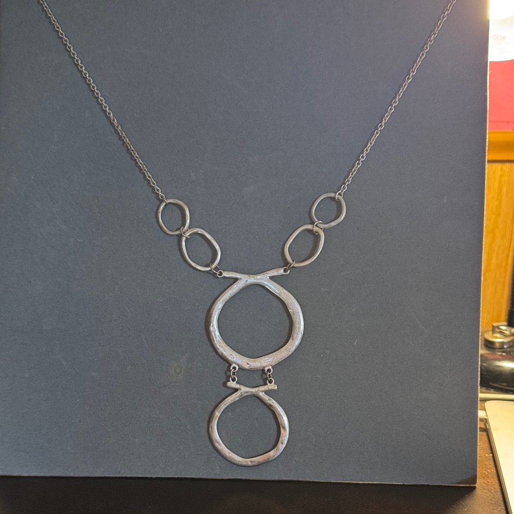 Chic Silver Necklace With Circular Design 12$